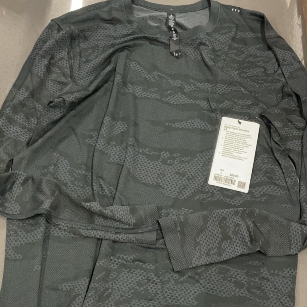 Lululemon Gray Patterned Top